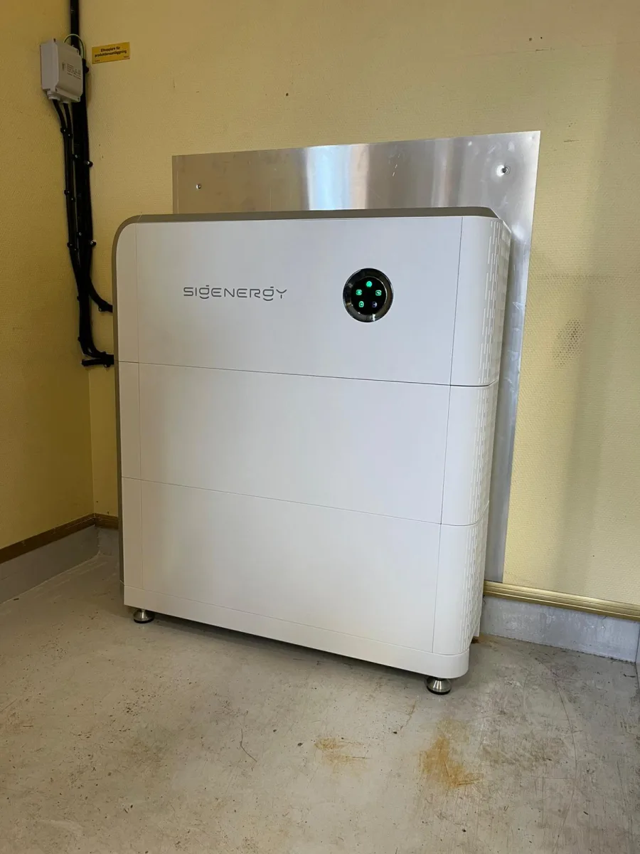 Sigenergy solcellsbatteri installerat i Örebro